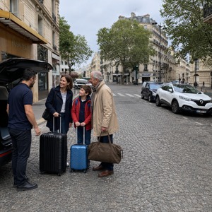 tour and discovery 10062026 rue de bassano transfer