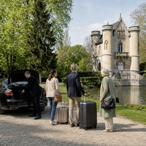 tour and discovery 04092026 chateau reine blanche private transfer